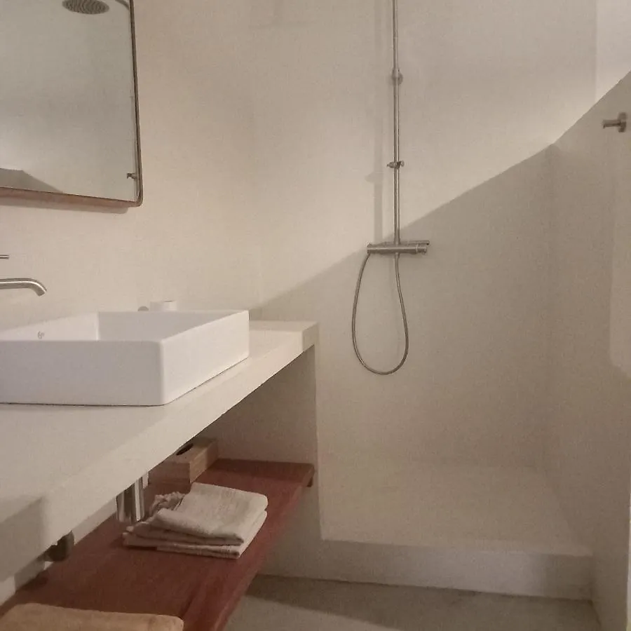 Jolie Chambre Pied Dans L'Eau Dans Villa Blanca La Trinite